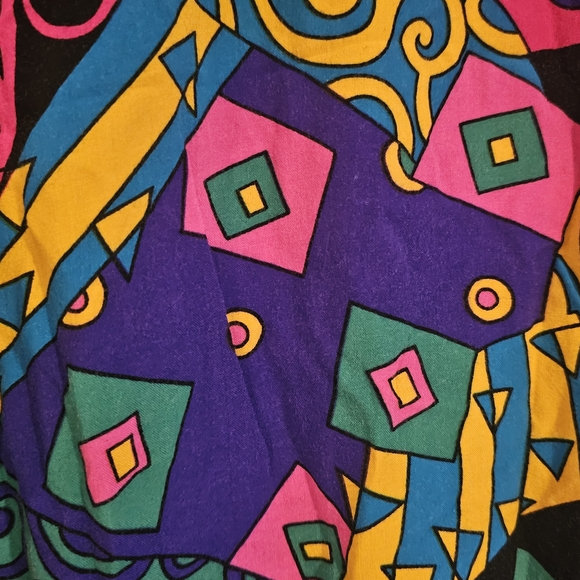 Colorful 90s Geometric Pattern Shirt - Picture 6 of 6